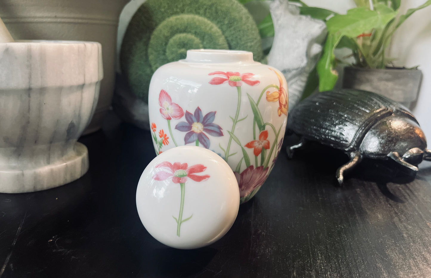 Vintage porcelain vase with Lid